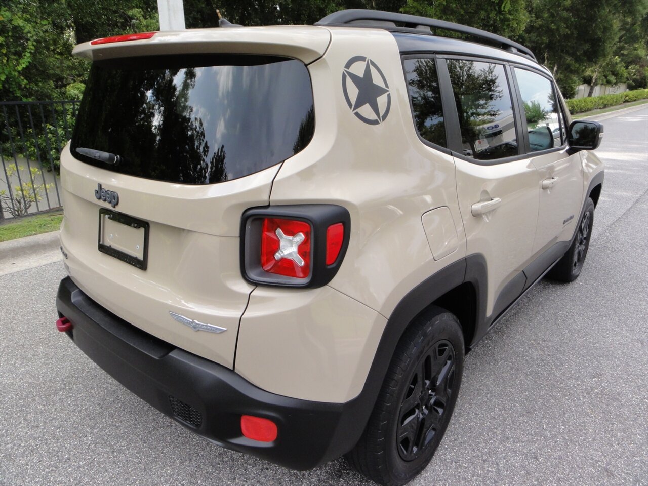 2017 Jeep Renegade Trailhawk  4X4 - Photo 3 - Deland, FL 32720