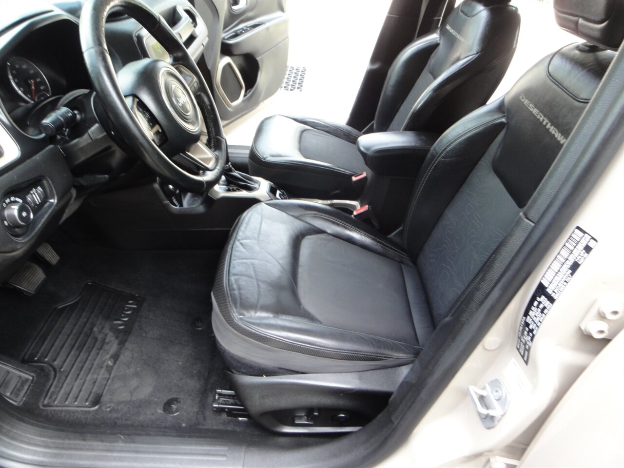 2017 Jeep Renegade Trailhawk  4X4 - Photo 33 - Deland, FL 32720