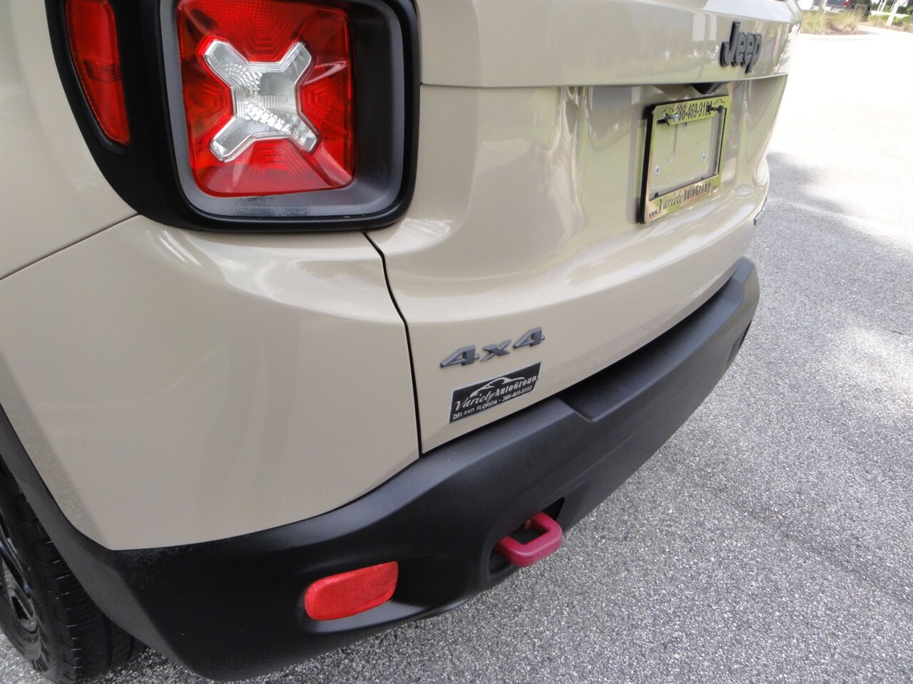 2017 Jeep Renegade Trailhawk  4X4 - Photo 22 - Deland, FL 32720