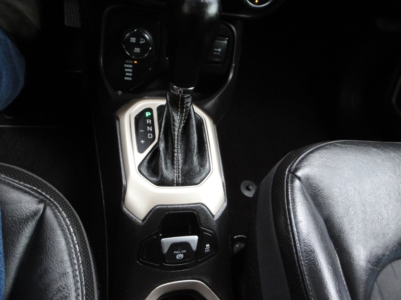 2017 Jeep Renegade Trailhawk  4X4 - Photo 58 - Deland, FL 32720
