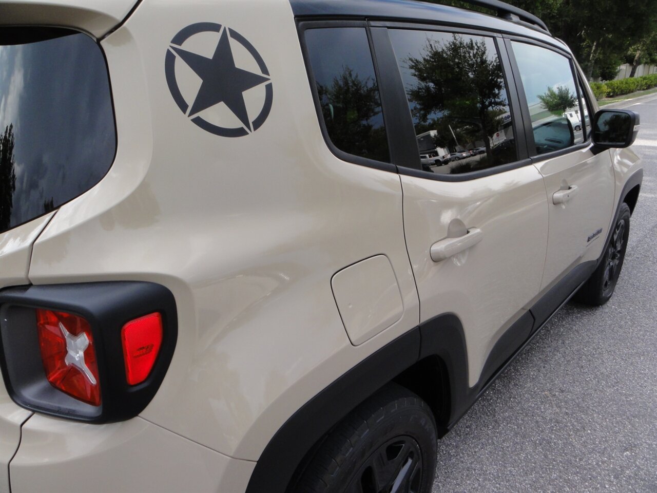 2017 Jeep Renegade Trailhawk  4X4 - Photo 14 - Deland, FL 32720