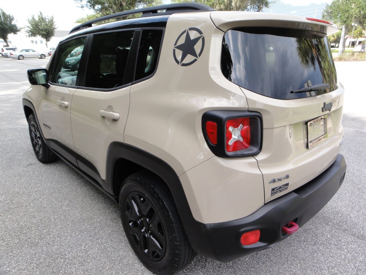 2017 Jeep Renegade Trailhawk  4X4 - Photo 4 - Deland, FL 32720