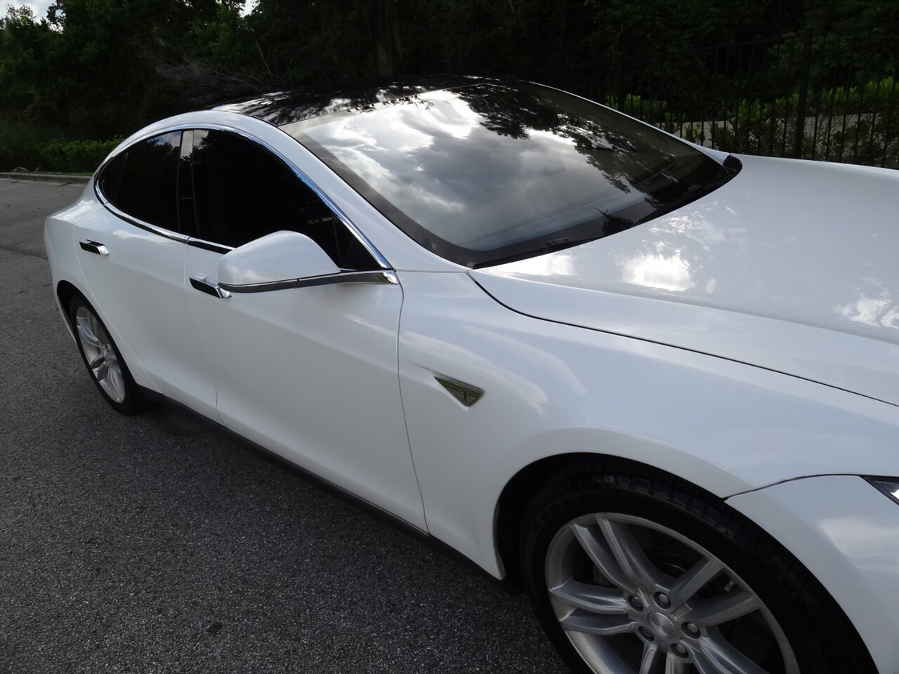 2015 Tesla Model S 85   - Photo 8 - Deland, FL 32720