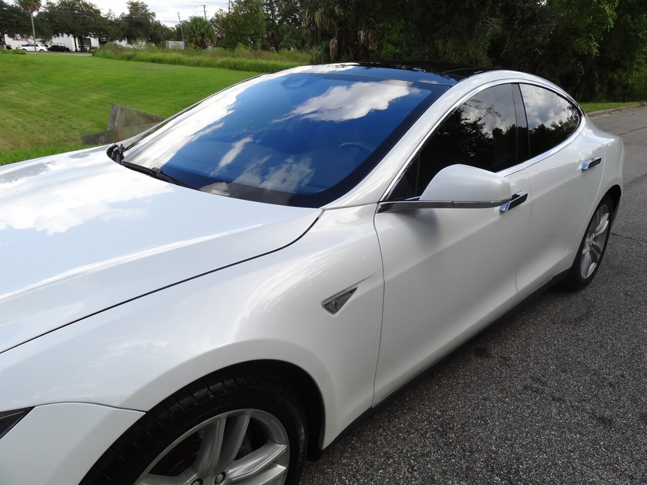 2015 Tesla Model S 85   - Photo 9 - Deland, FL 32720