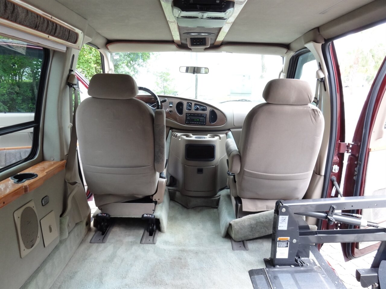 2005 Ford E-Series Van Eclipse premium conversion Braun Wheelchair lift van - Photo 41 - Deland, FL 32720