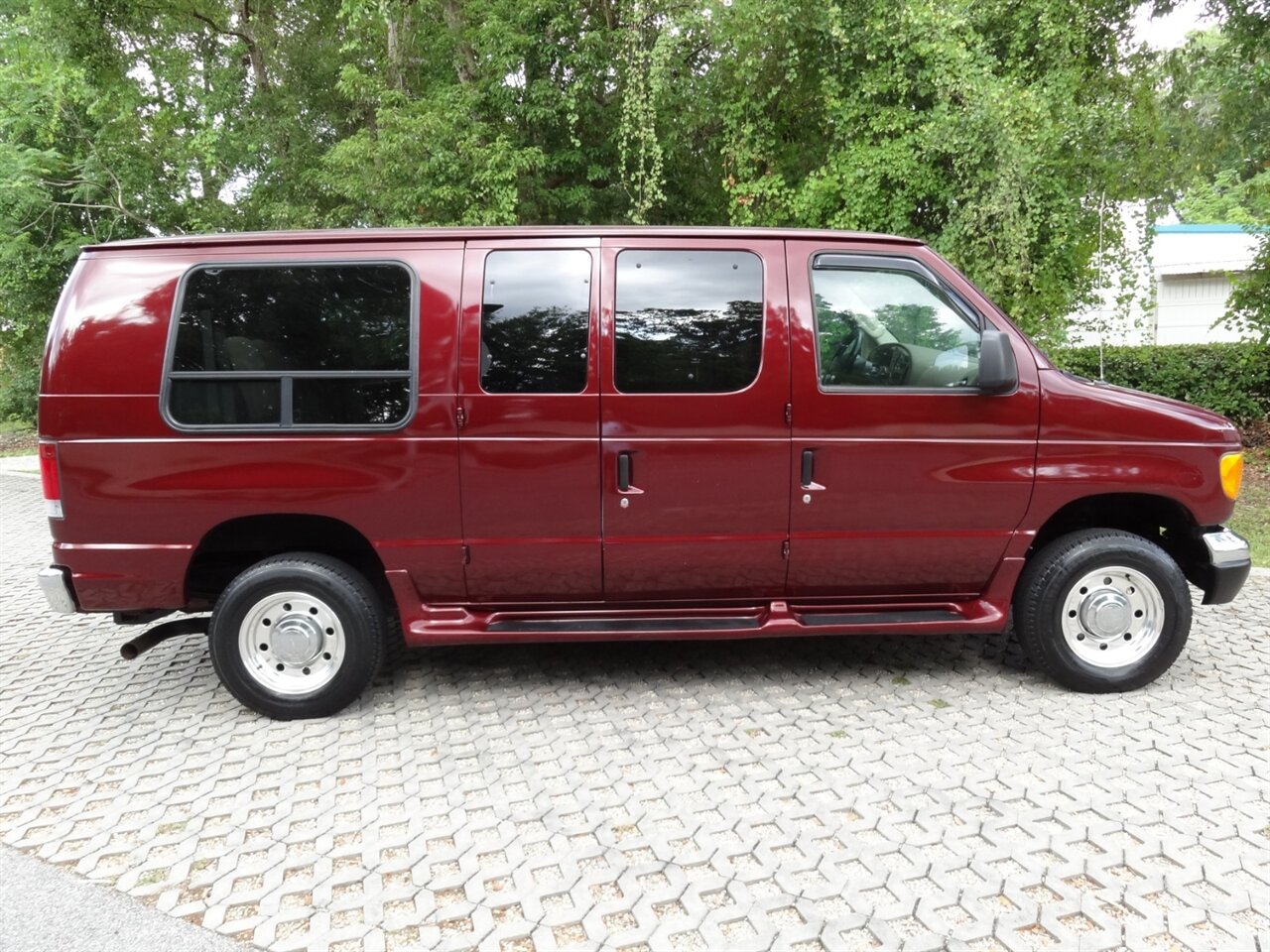 2005 Ford E-Series Van Eclipse premium conversion Braun Wheelchair lift van - Photo 16 - Deland, FL 32720