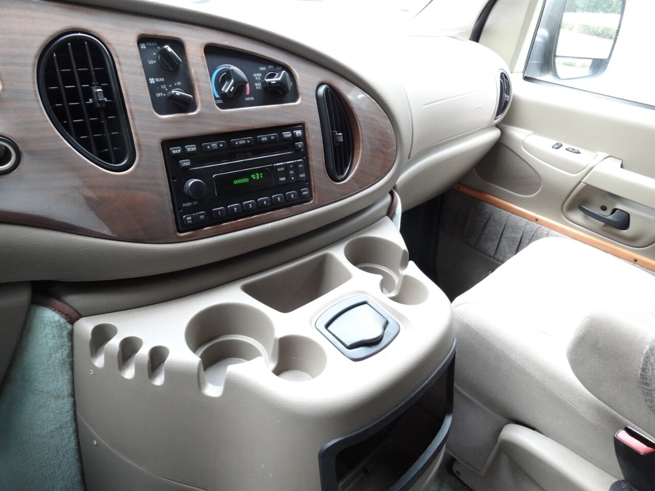 2005 Ford E-Series Van Eclipse premium conversion Braun Wheelchair lift van - Photo 55 - Deland, FL 32720