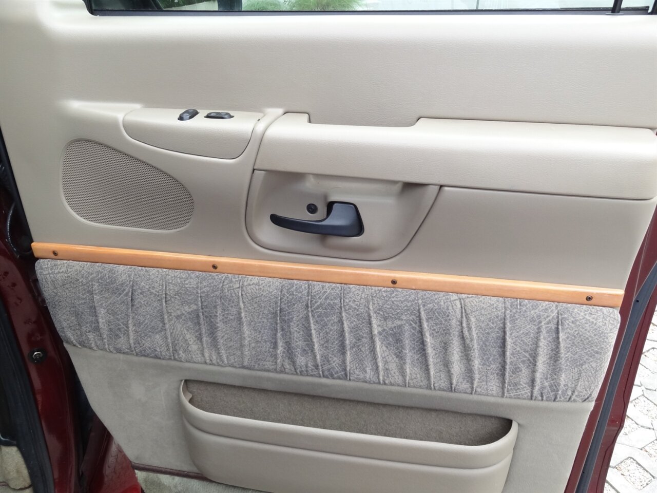 2005 Ford E-Series Van Eclipse premium conversion Braun Wheelchair lift van - Photo 49 - Deland, FL 32720