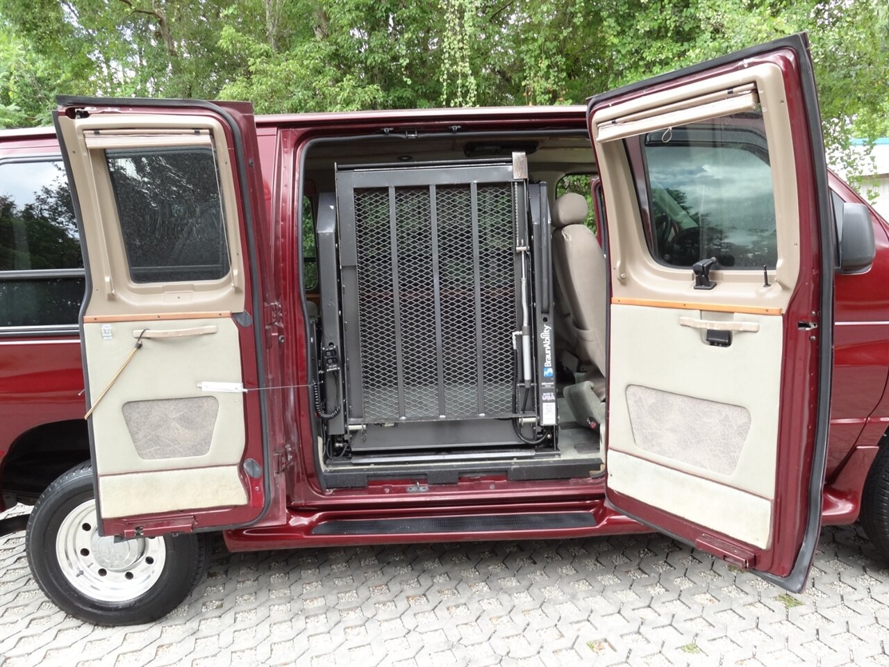 2005 Ford E-Series Van Eclipse premium conversion Braun Wheelchair lift van - Photo 31 - Deland, FL 32720