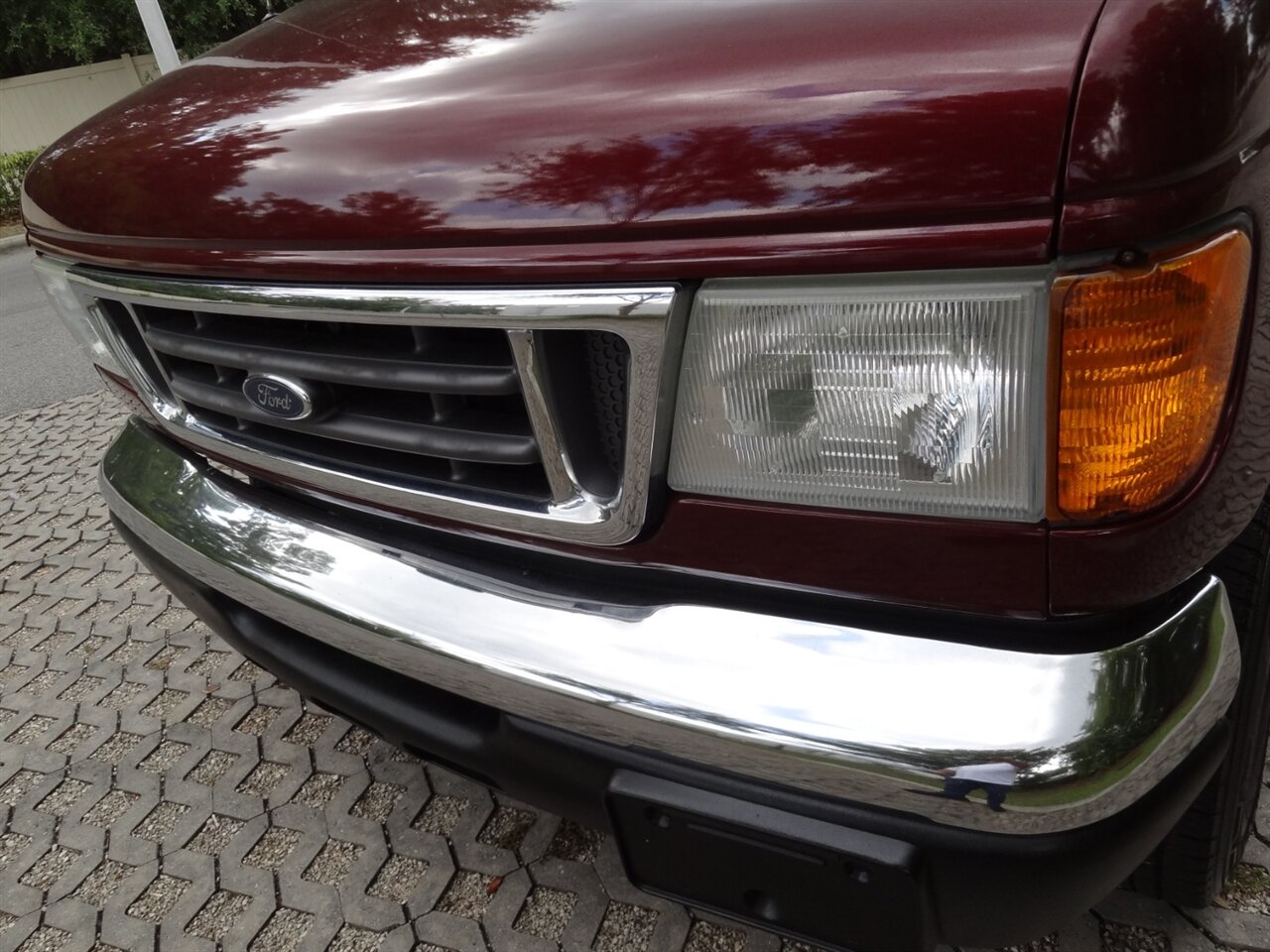 2005 Ford E-Series Van Eclipse premium conversion Braun Wheelchair lift van - Photo 7 - Deland, FL 32720