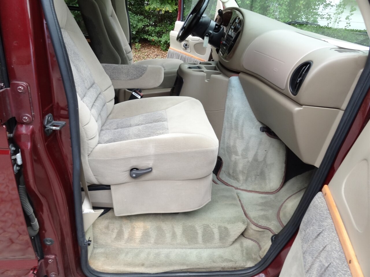 2005 Ford E-Series Van Eclipse premium conversion Braun Wheelchair lift van - Photo 46 - Deland, FL 32720