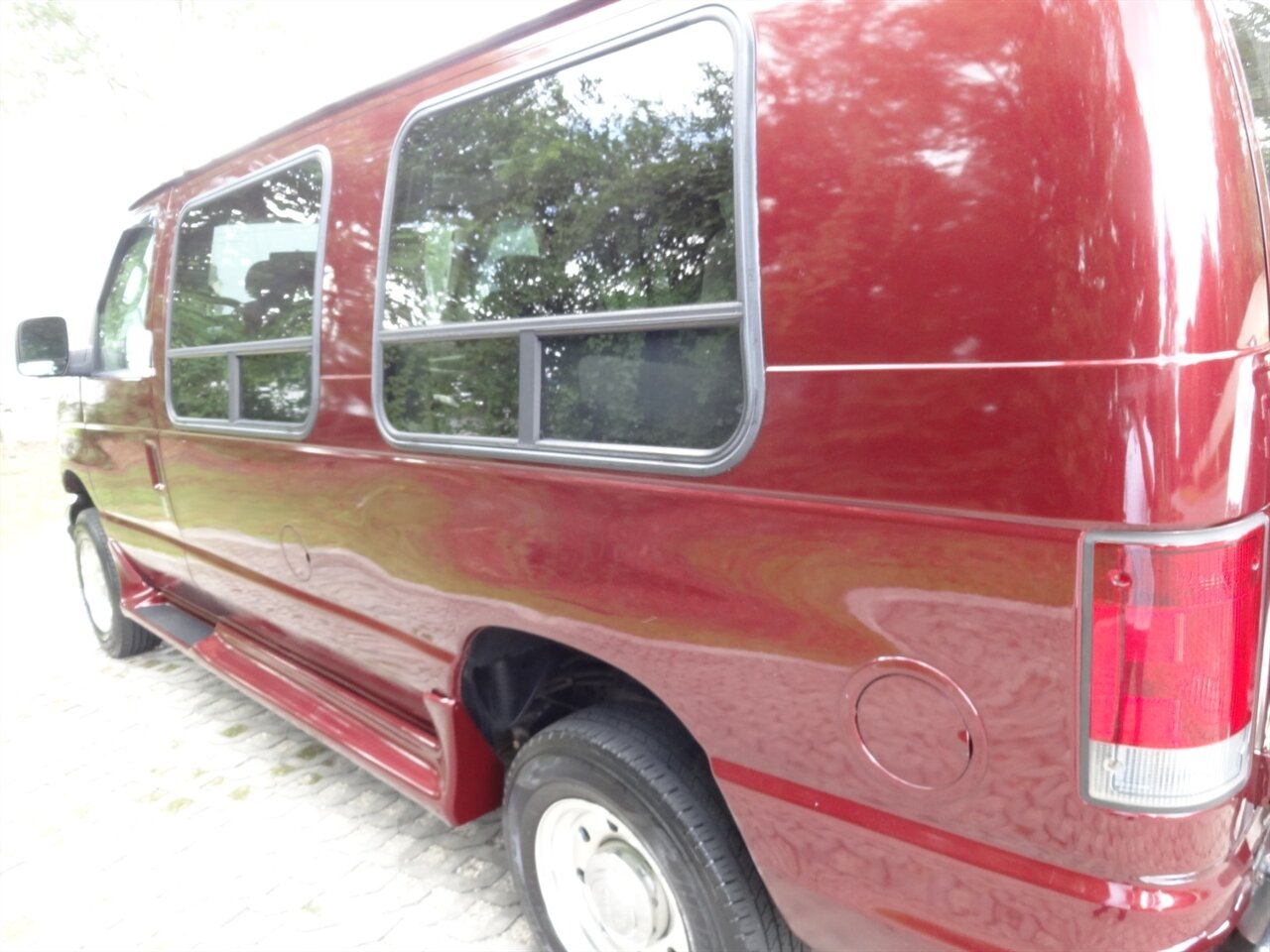 2005 Ford E-Series Van Eclipse premium conversion Braun Wheelchair lift van - Photo 13 - Deland, FL 32720