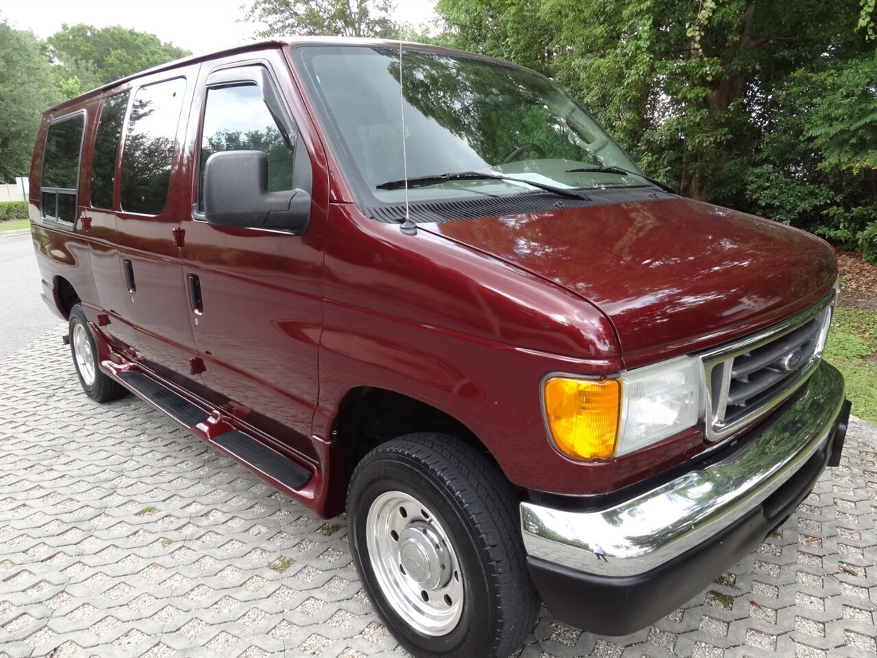 2005 Ford E-Series Van Eclipse premium conversion Braun Wheelchair lift van - Photo 1 - Deland, FL 32720