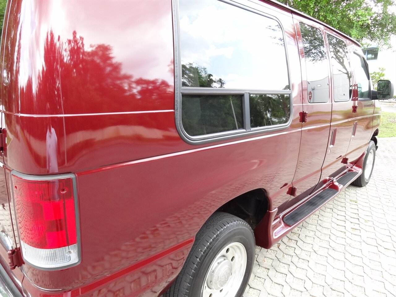2005 Ford E-Series Van Eclipse premium conversion Braun Wheelchair lift van - Photo 14 - Deland, FL 32720
