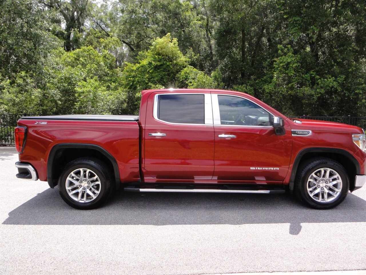 2019 GMC Sierra 1500 SLT - Photo 15 - Deland, FL 32720
