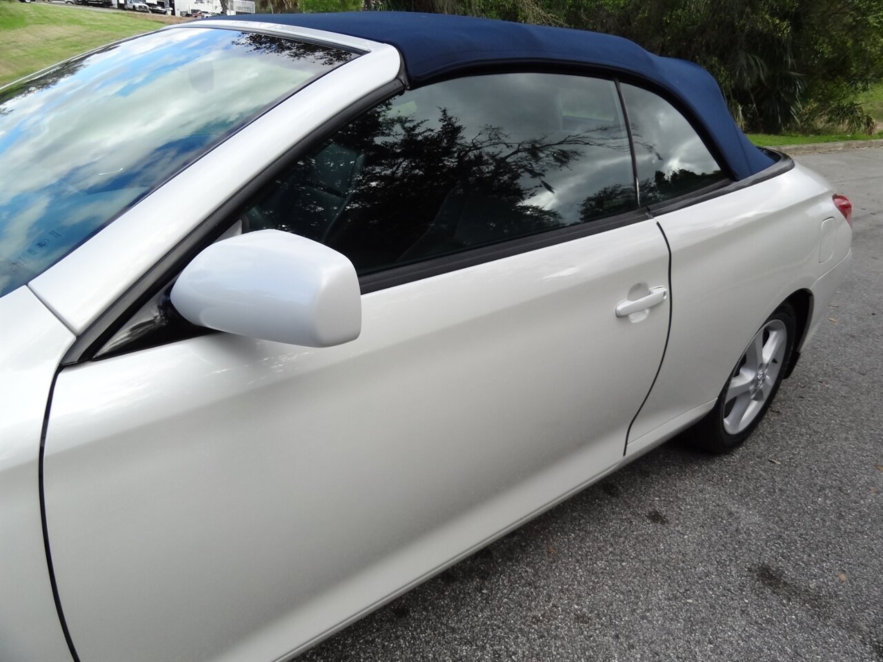 2006 Toyota Camry Solara SLE V6  Convertible - Photo 17 - Deland, FL 32720