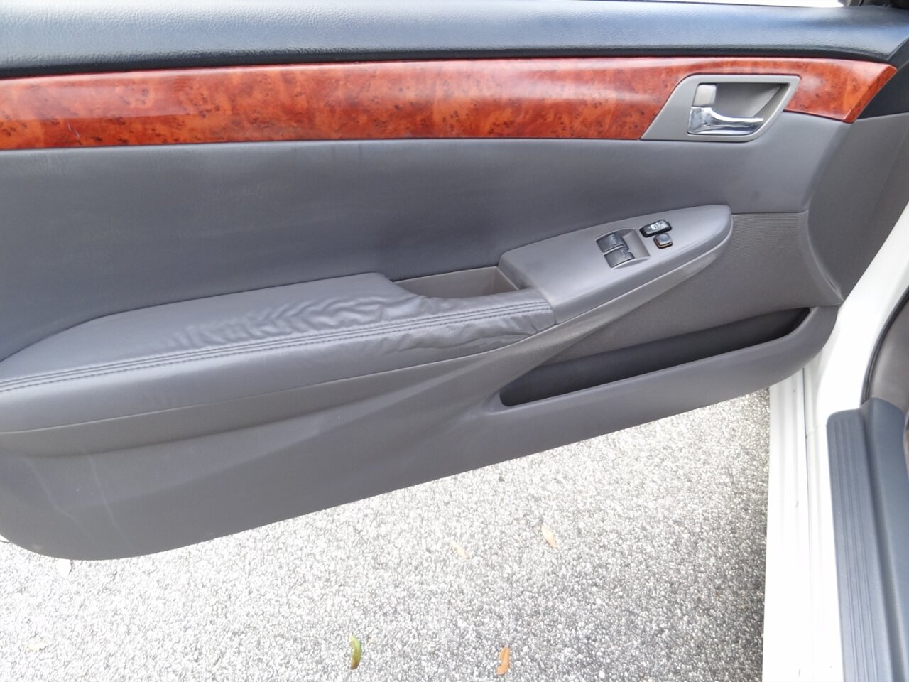 2006 Toyota Camry Solara SLE V6  Convertible - Photo 37 - Deland, FL 32720