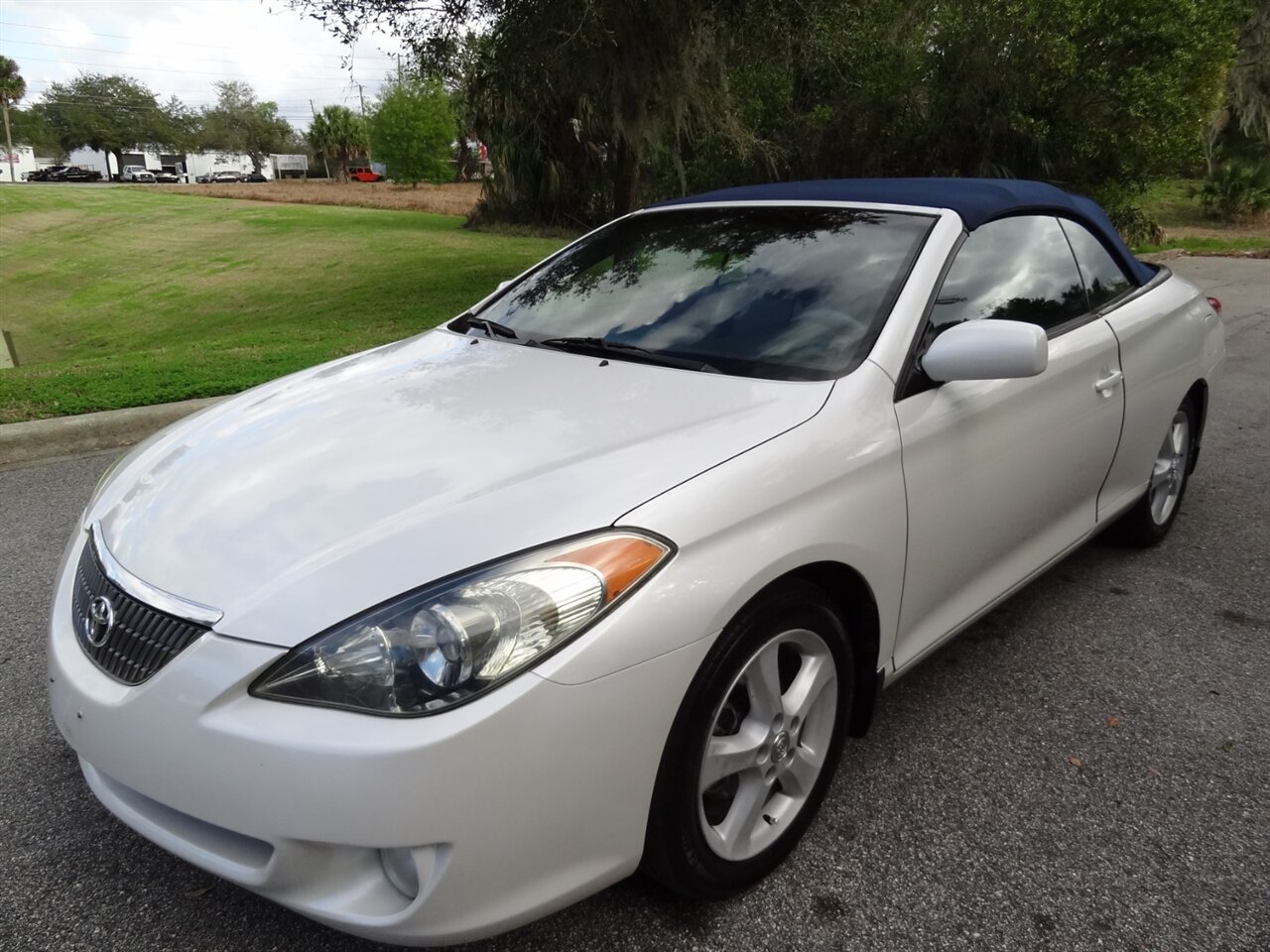 2006 Toyota Camry Solara SLE V6  Convertible - Photo 5 - Deland, FL 32720