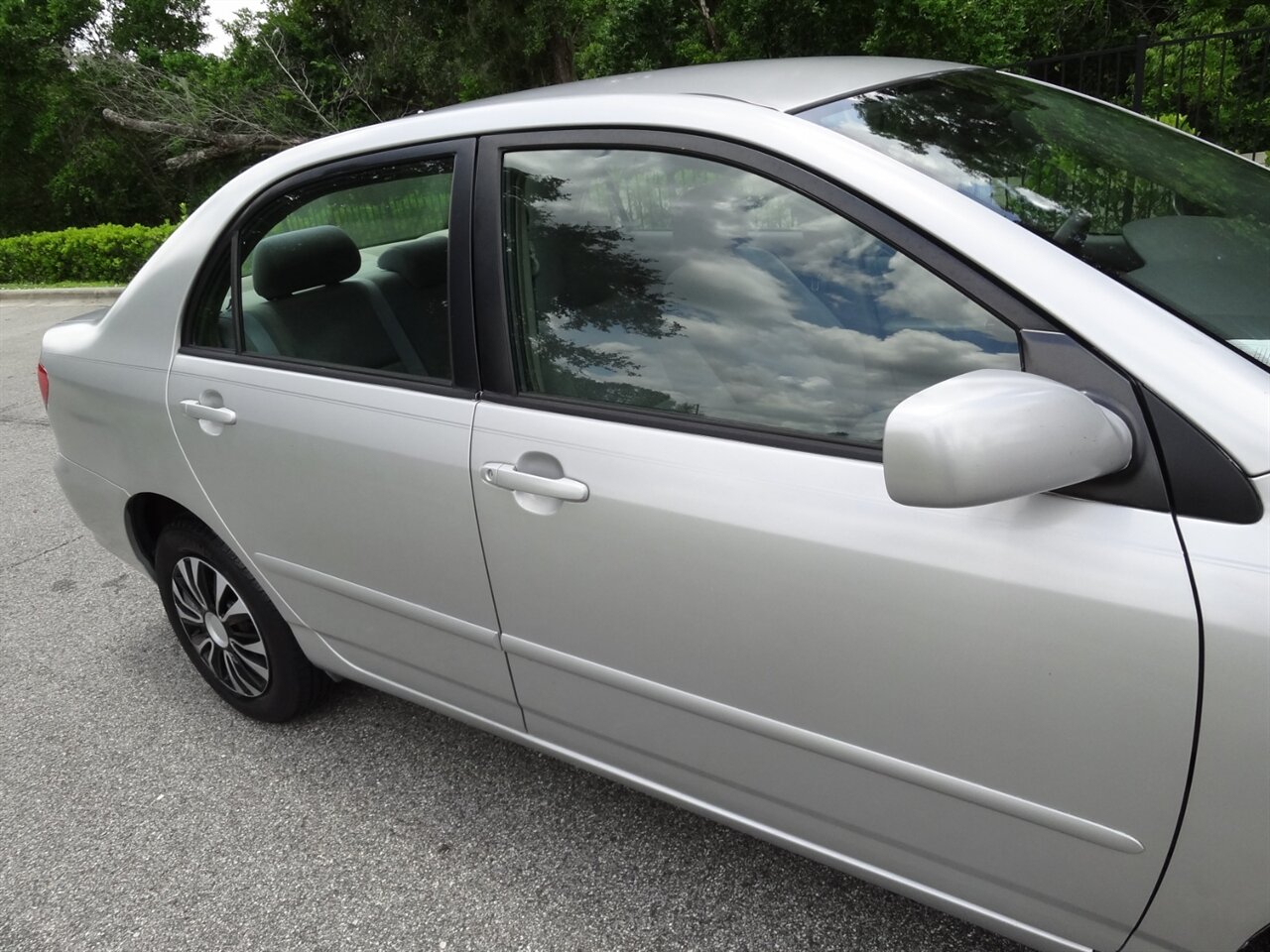 2006 Toyota Corolla LE - Photo 10 - Deland, FL 32720