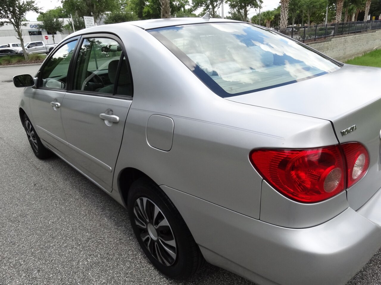 2006 Toyota Corolla LE - Photo 12 - Deland, FL 32720