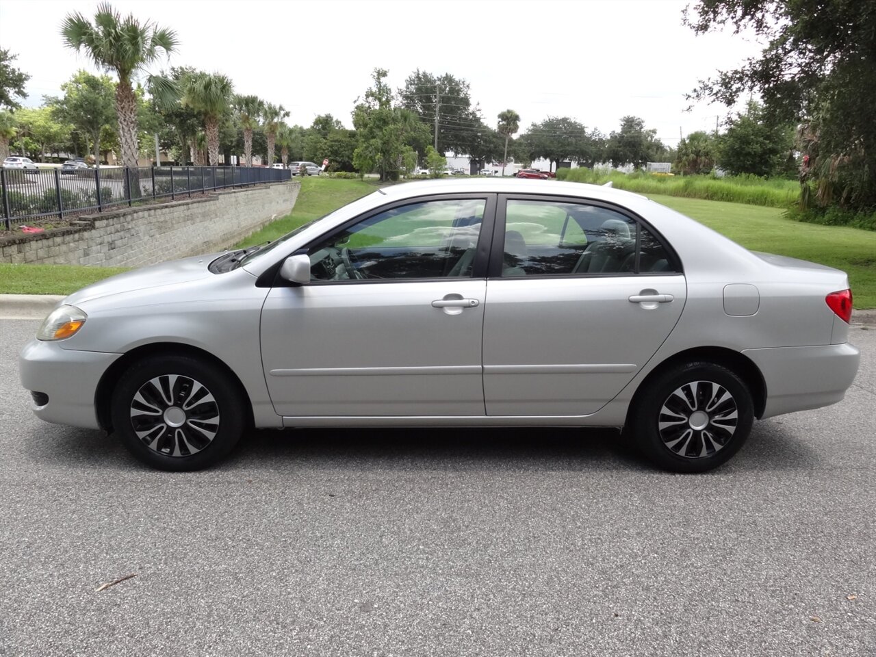 2006 Toyota Corolla LE - Photo 16 - Deland, FL 32720