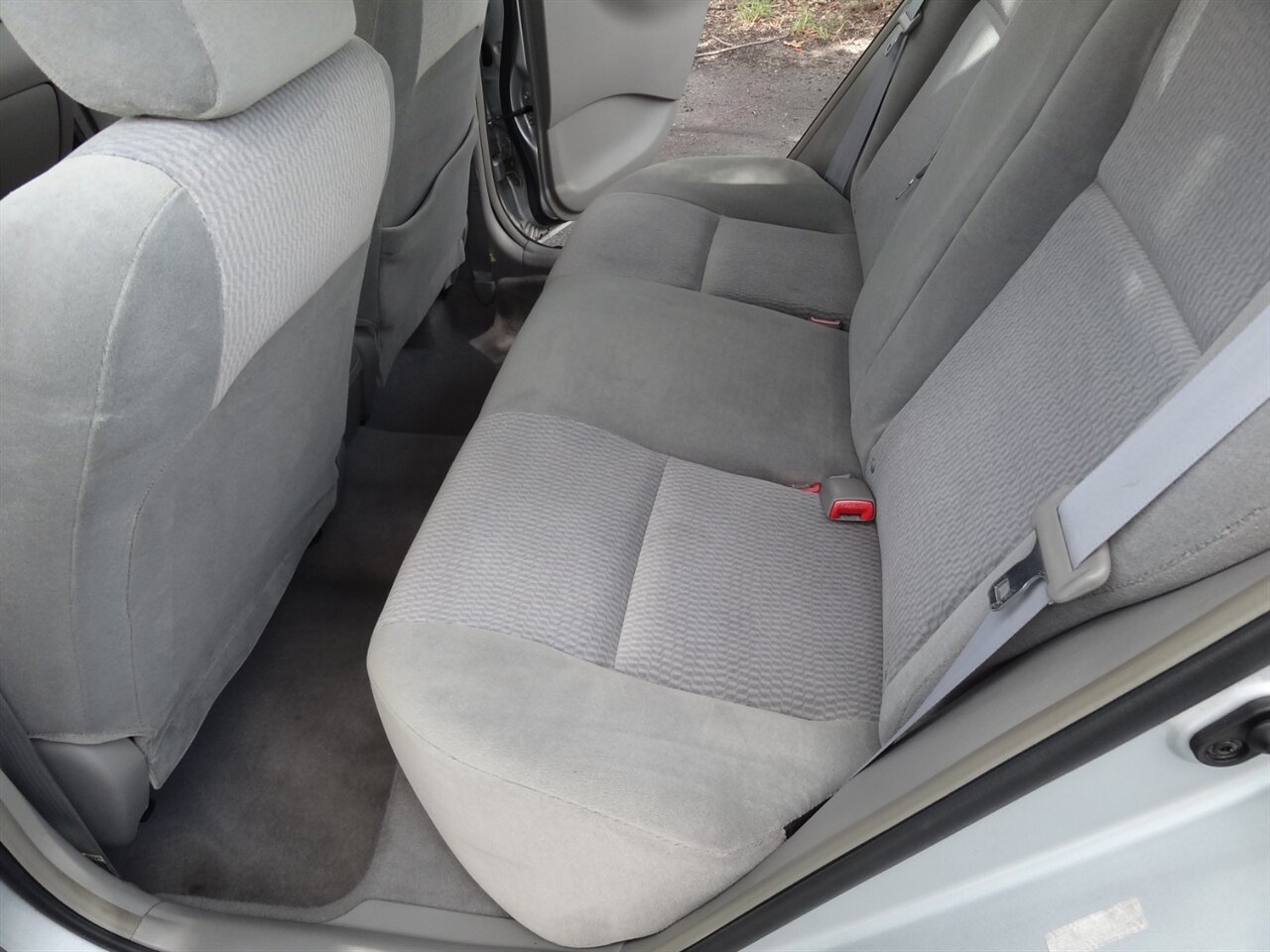 2006 Toyota Corolla LE - Photo 34 - Deland, FL 32720