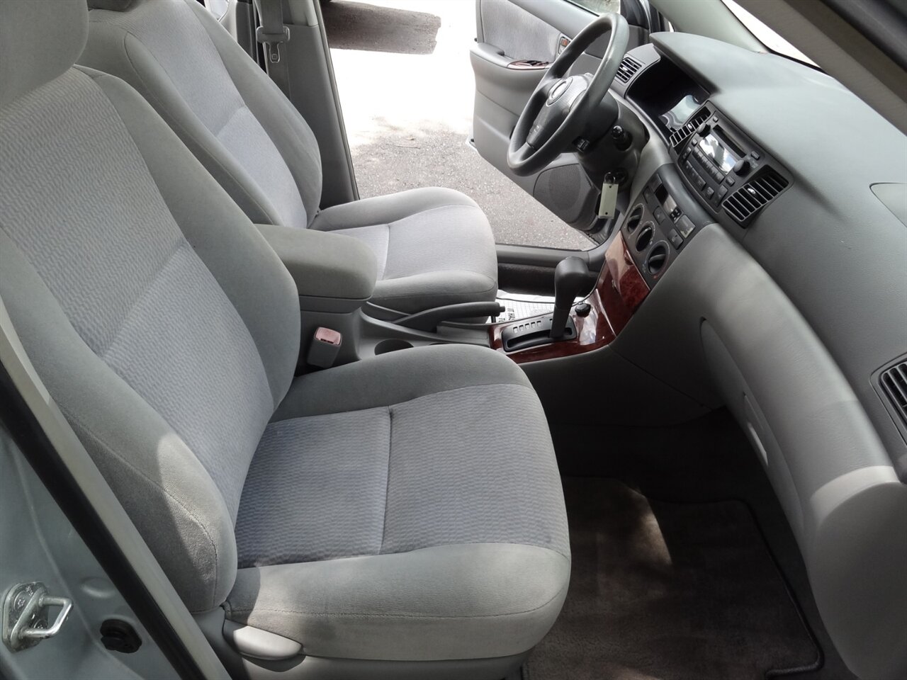2006 Toyota Corolla LE - Photo 39 - Deland, FL 32720