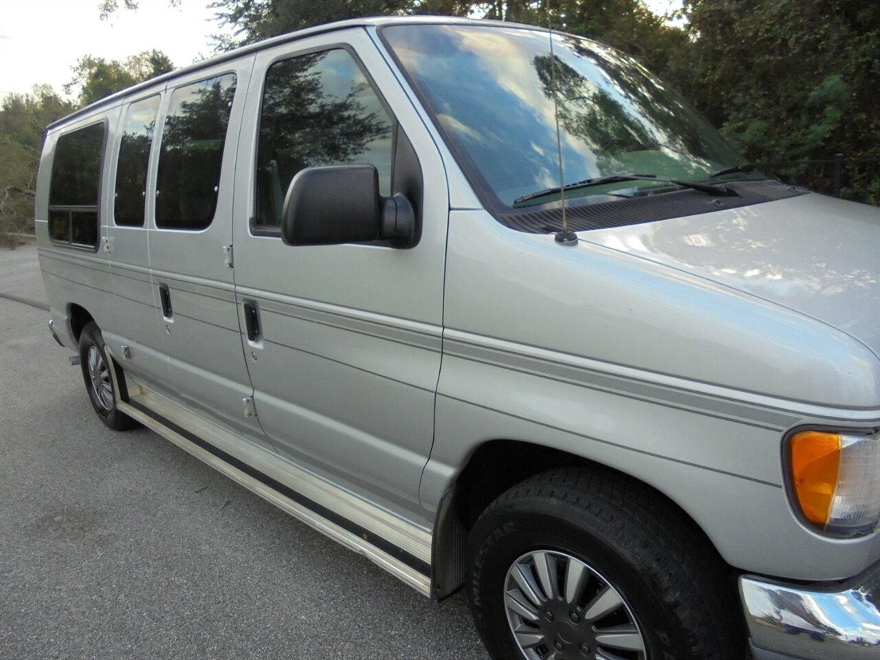 2000 Ford E-Series Van Gulf stream RV   - Photo 8 - Deland, FL 32720