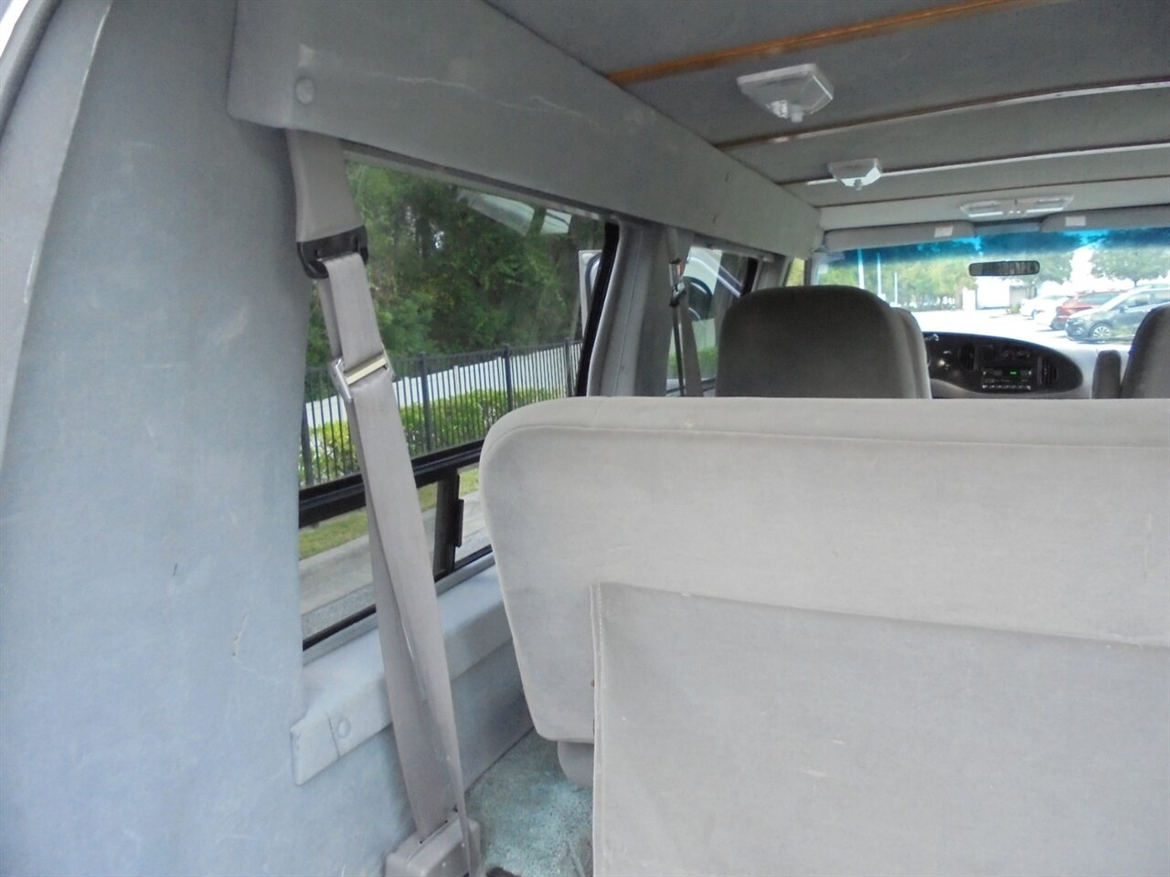 2000 Ford E-Series Van Gulf stream RV   - Photo 32 - Deland, FL 32720