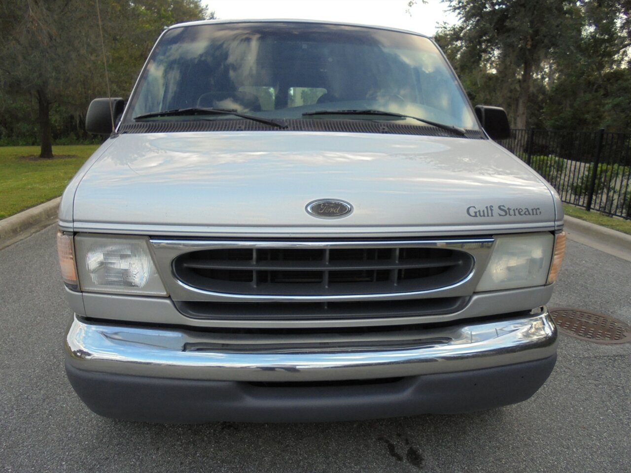 2000 Ford E-Series Van Gulf stream RV   - Photo 5 - Deland, FL 32720