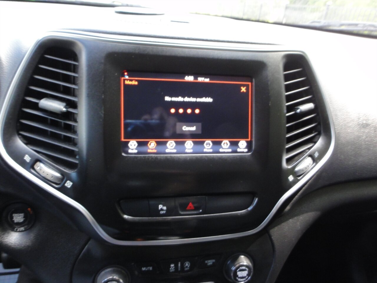 2019 Jeep Cherokee Latitude Plus   - Photo 51 - Deland, FL 32720