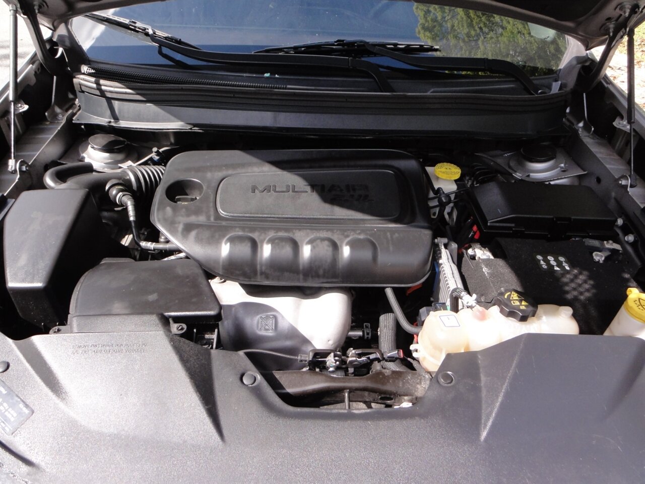 2019 Jeep Cherokee Latitude Plus   - Photo 25 - Deland, FL 32720