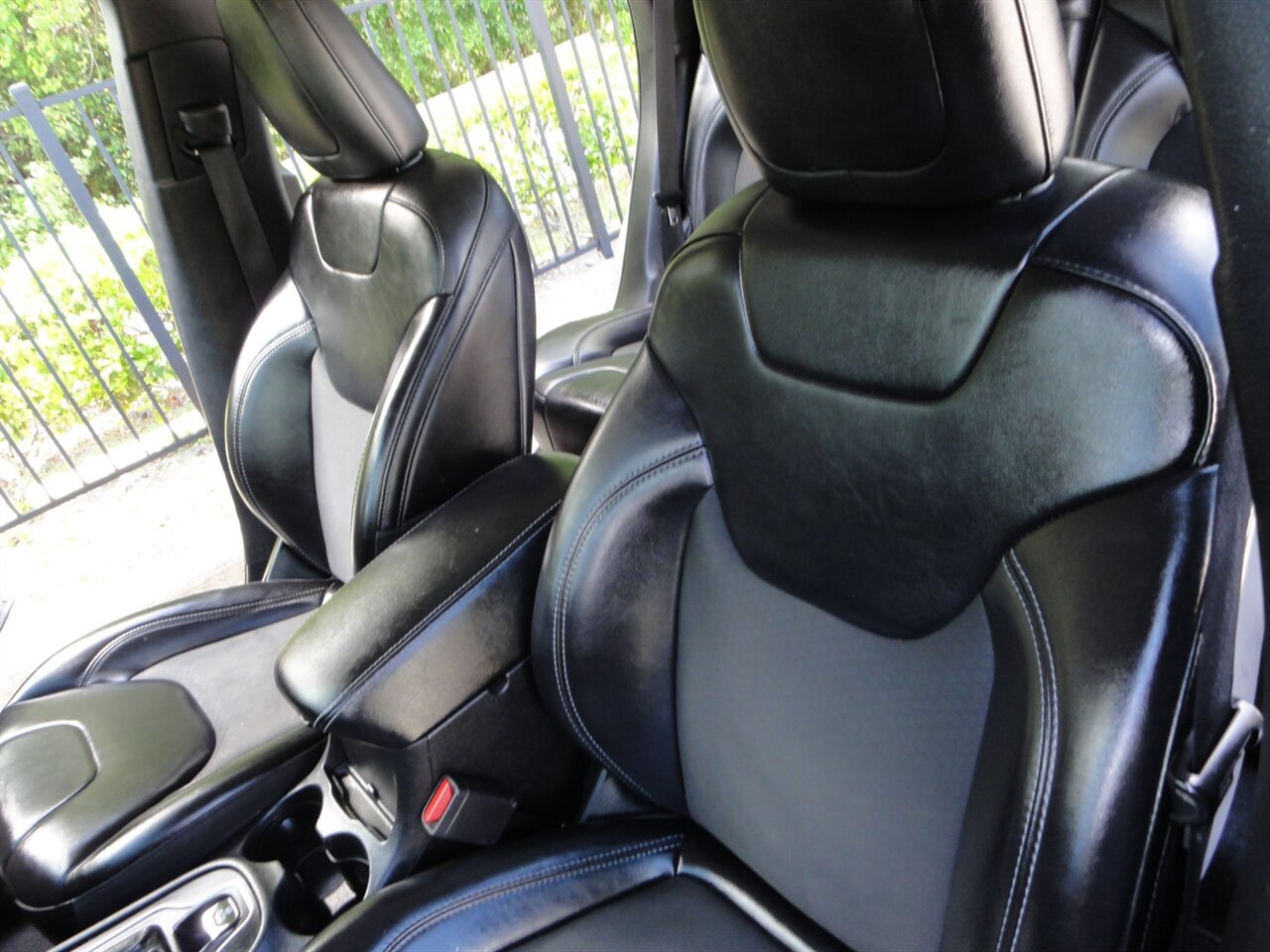 2019 Jeep Cherokee Latitude Plus   - Photo 32 - Deland, FL 32720