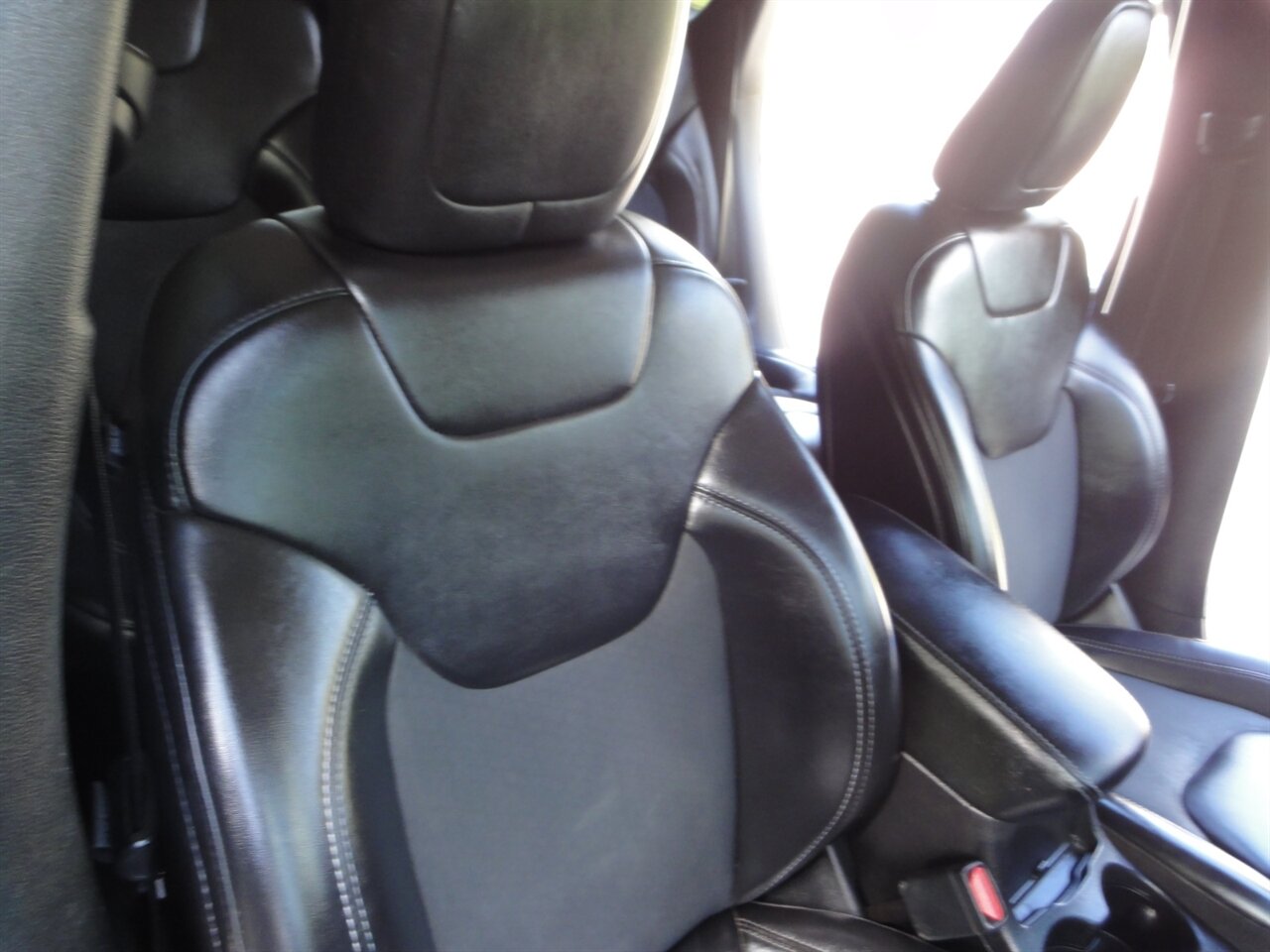 2019 Jeep Cherokee Latitude Plus   - Photo 41 - Deland, FL 32720