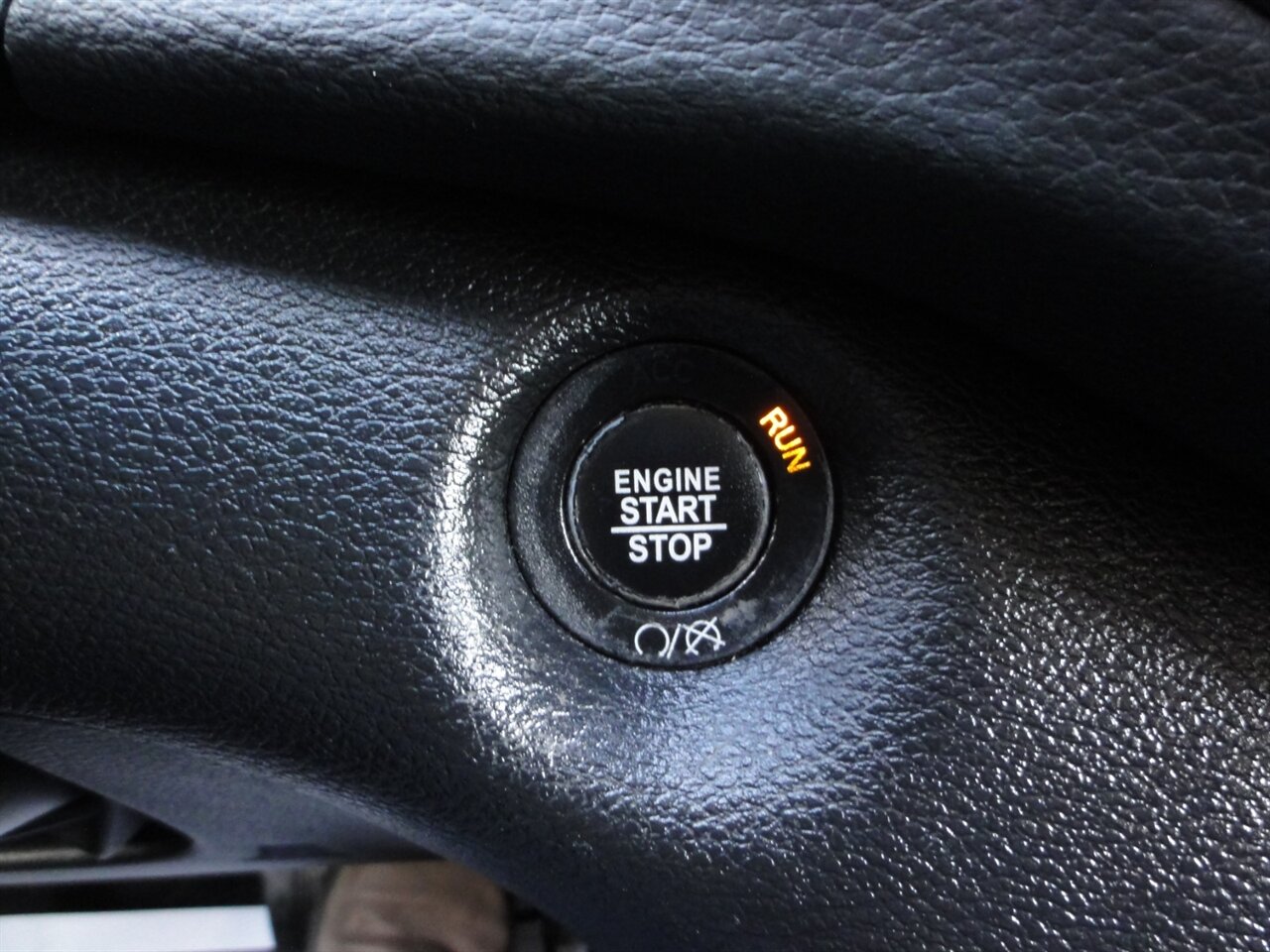 2019 Jeep Cherokee Latitude Plus   - Photo 48 - Deland, FL 32720