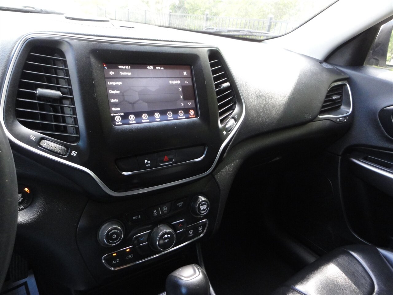 2019 Jeep Cherokee Latitude Plus   - Photo 56 - Deland, FL 32720