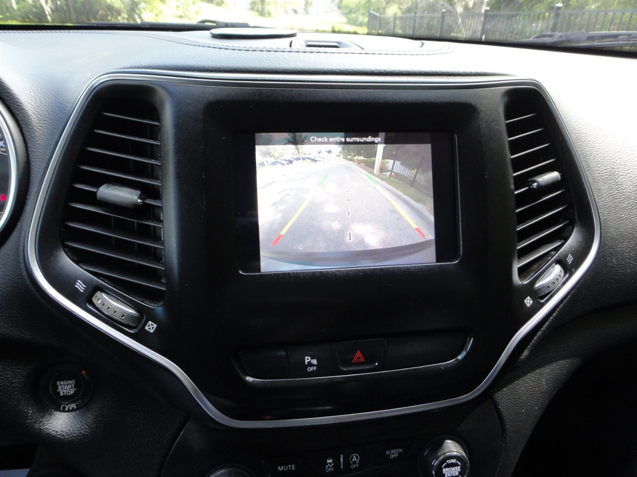 2019 Jeep Cherokee Latitude Plus   - Photo 52 - Deland, FL 32720