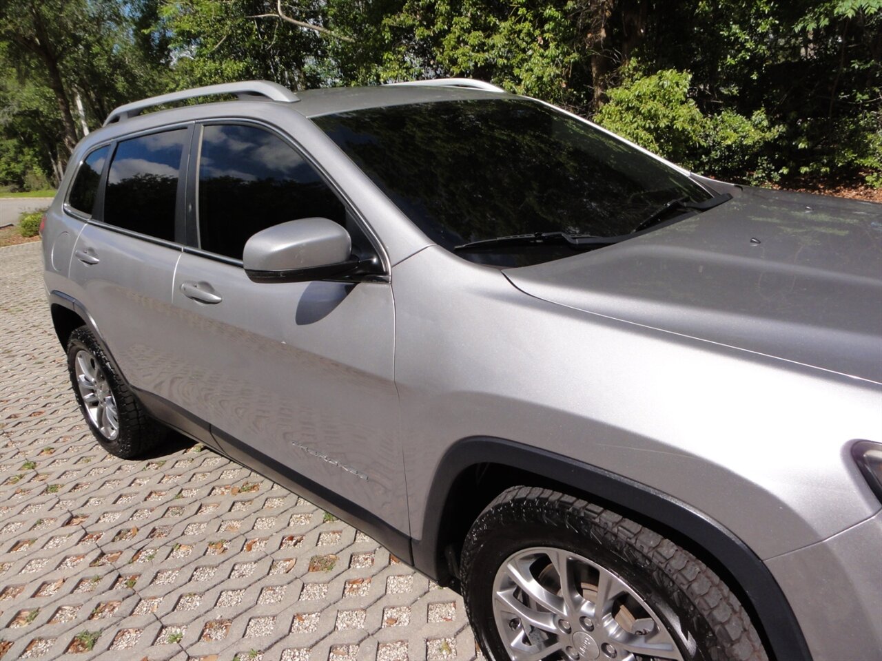 2019 Jeep Cherokee Latitude Plus   - Photo 7 - Deland, FL 32720