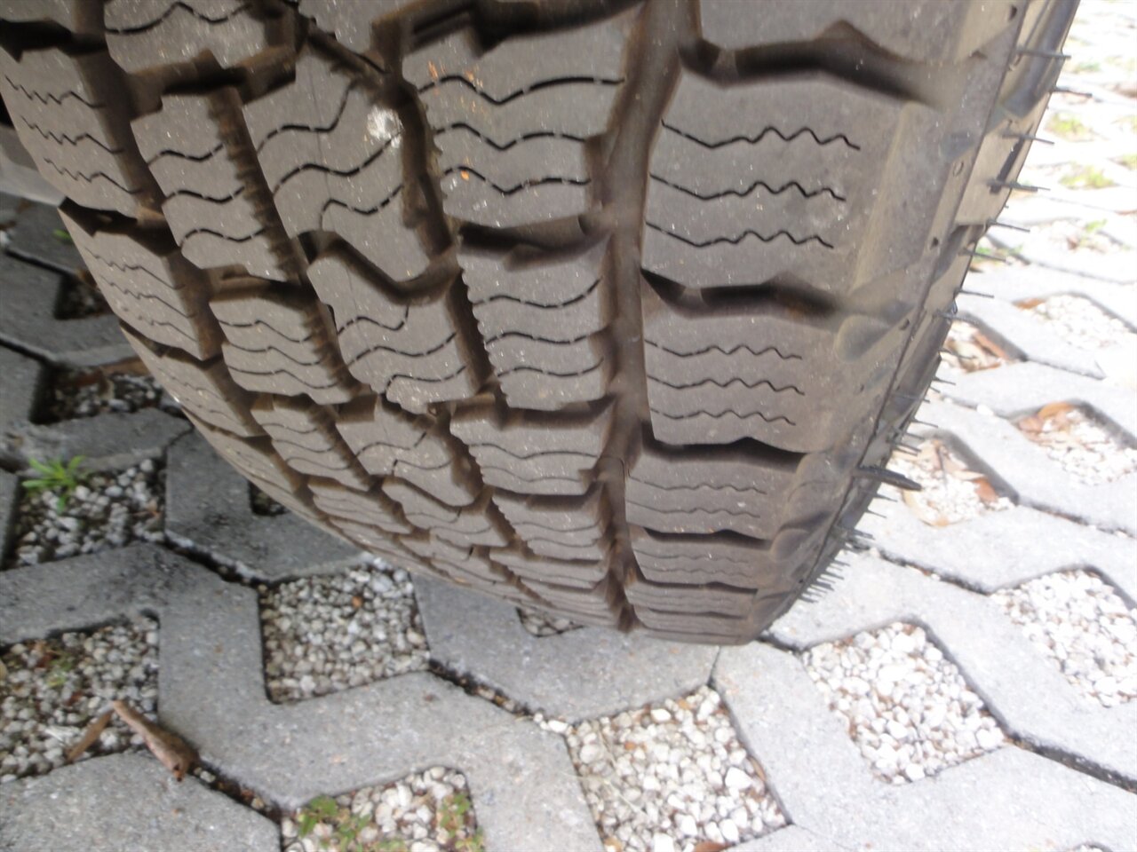 2019 Jeep Cherokee Latitude Plus   - Photo 23 - Deland, FL 32720