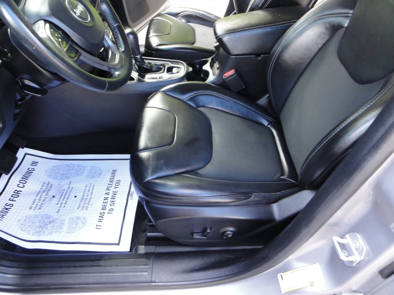 2019 Jeep Cherokee Latitude Plus   - Photo 31 - Deland, FL 32720