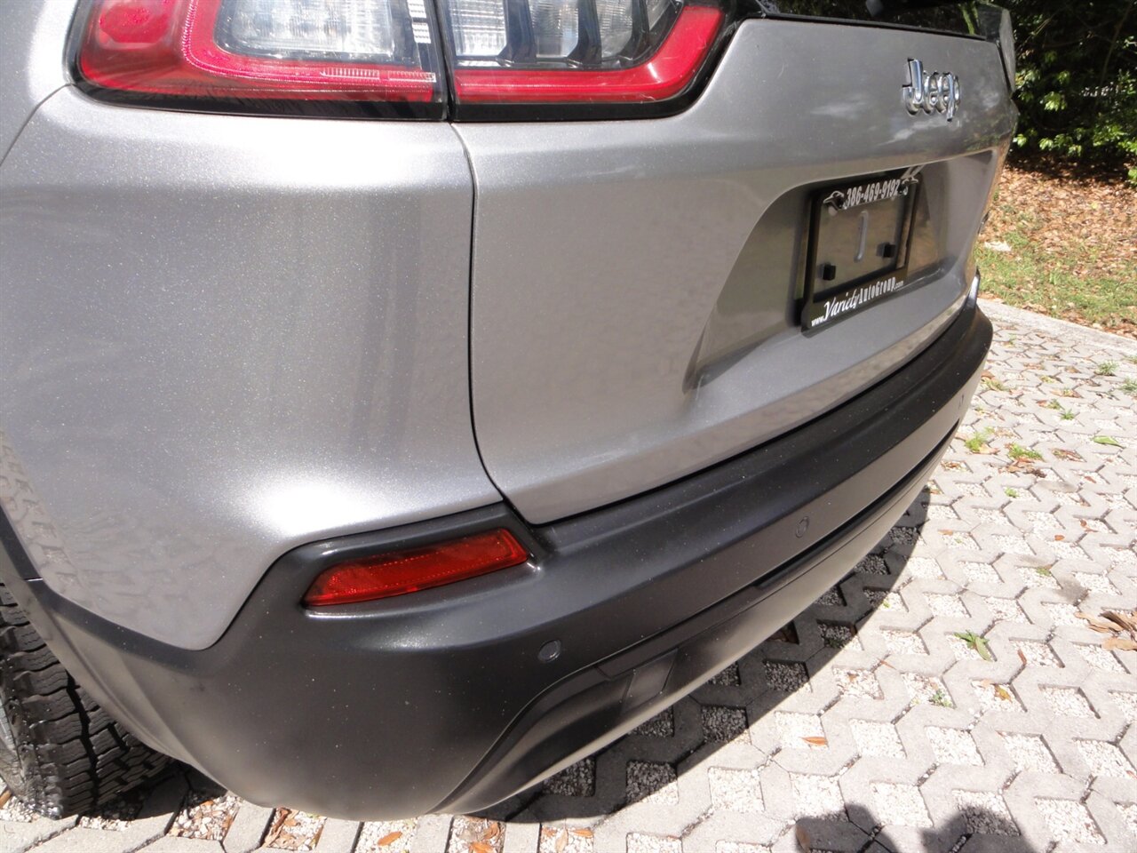 2019 Jeep Cherokee Latitude Plus   - Photo 19 - Deland, FL 32720