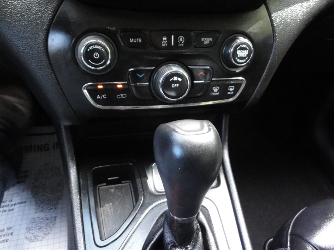 2019 Jeep Cherokee Latitude Plus   - Photo 53 - Deland, FL 32720