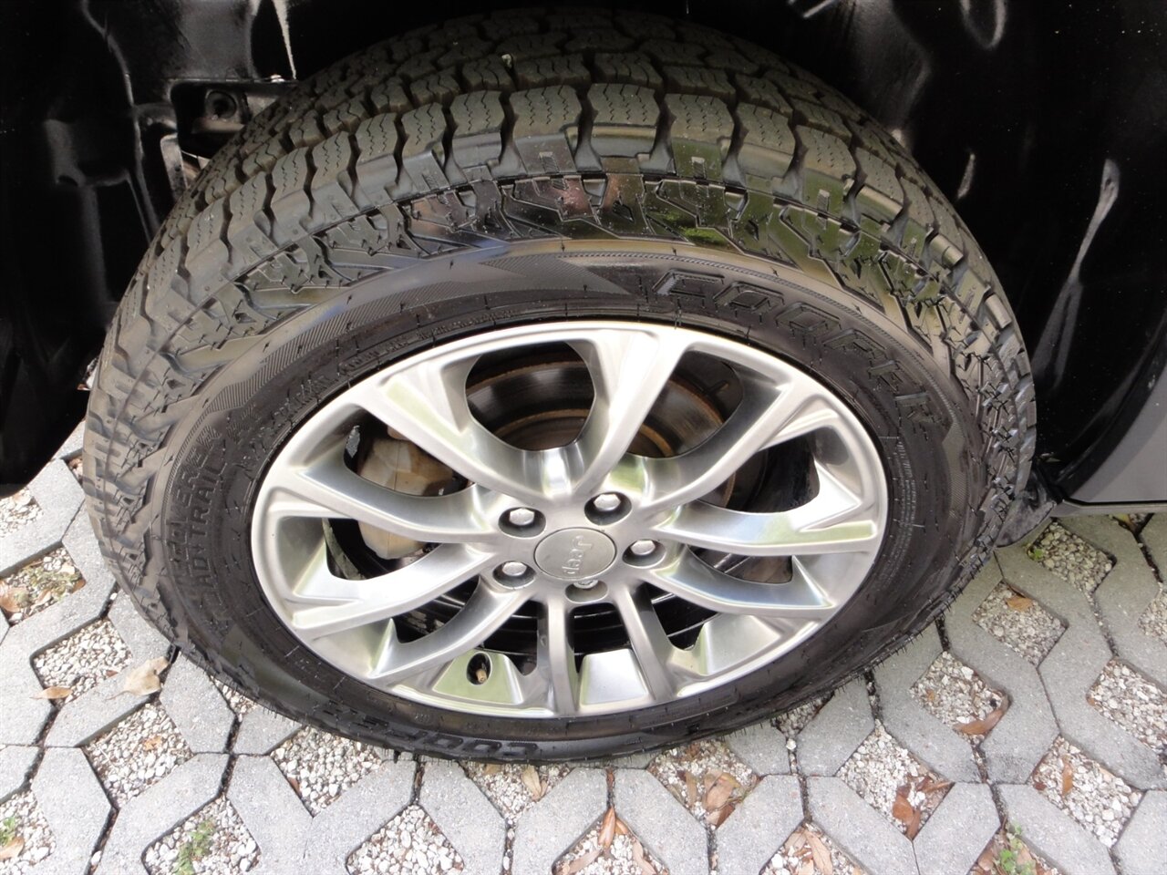 2019 Jeep Cherokee Latitude Plus   - Photo 22 - Deland, FL 32720