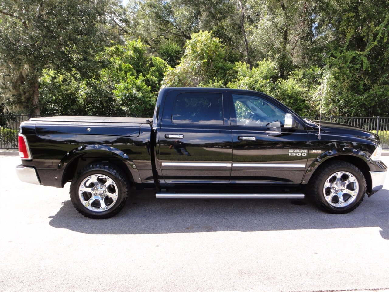 2013 RAM 1500 Laramie 4X4 - Photo 17 - Deland, FL 32720