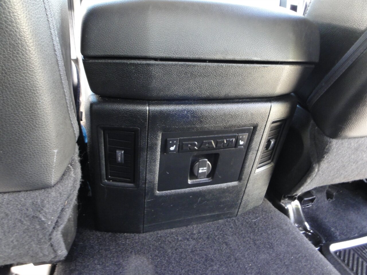 2013 RAM 1500 Laramie 4X4 - Photo 45 - Deland, FL 32720
