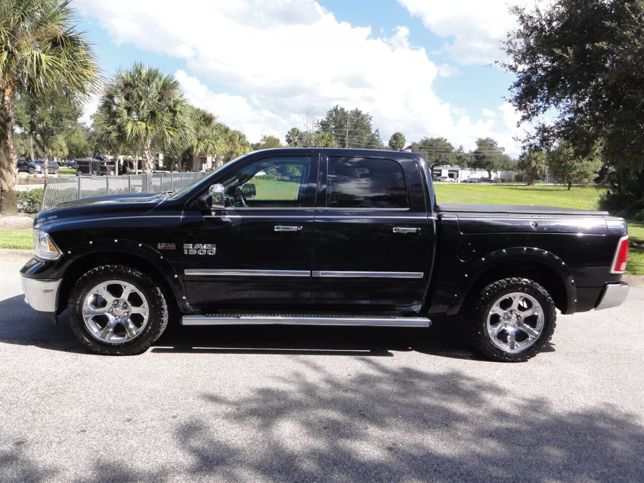 2013 RAM 1500 Laramie 4X4 - Photo 18 - Deland, FL 32720