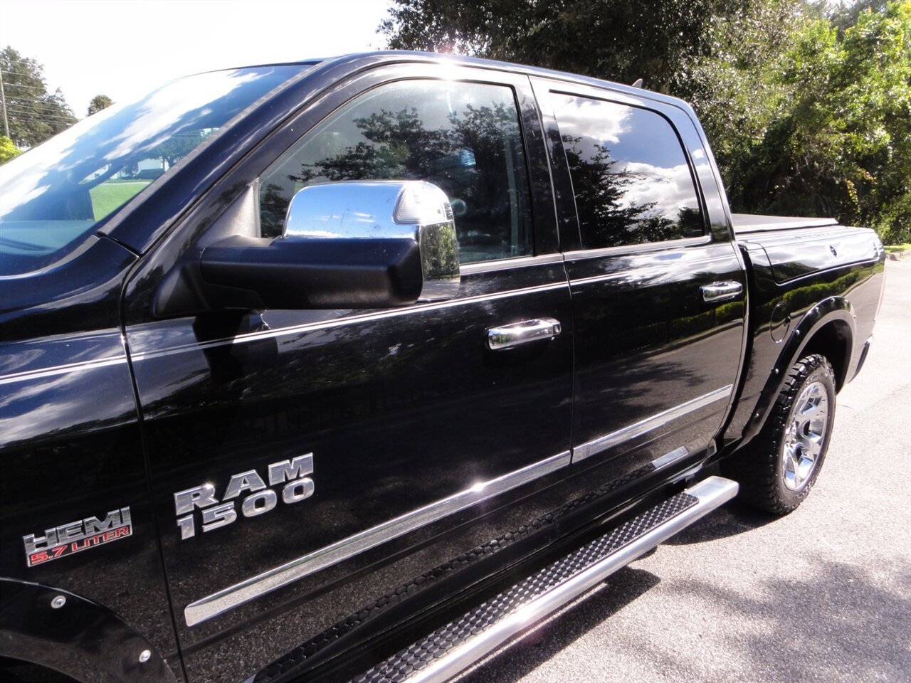 2013 RAM 1500 Laramie 4X4 - Photo 11 - Deland, FL 32720