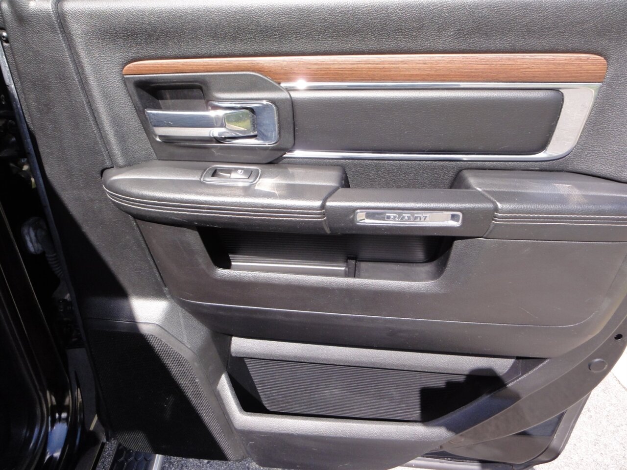 2013 RAM 1500 Laramie 4X4 - Photo 48 - Deland, FL 32720