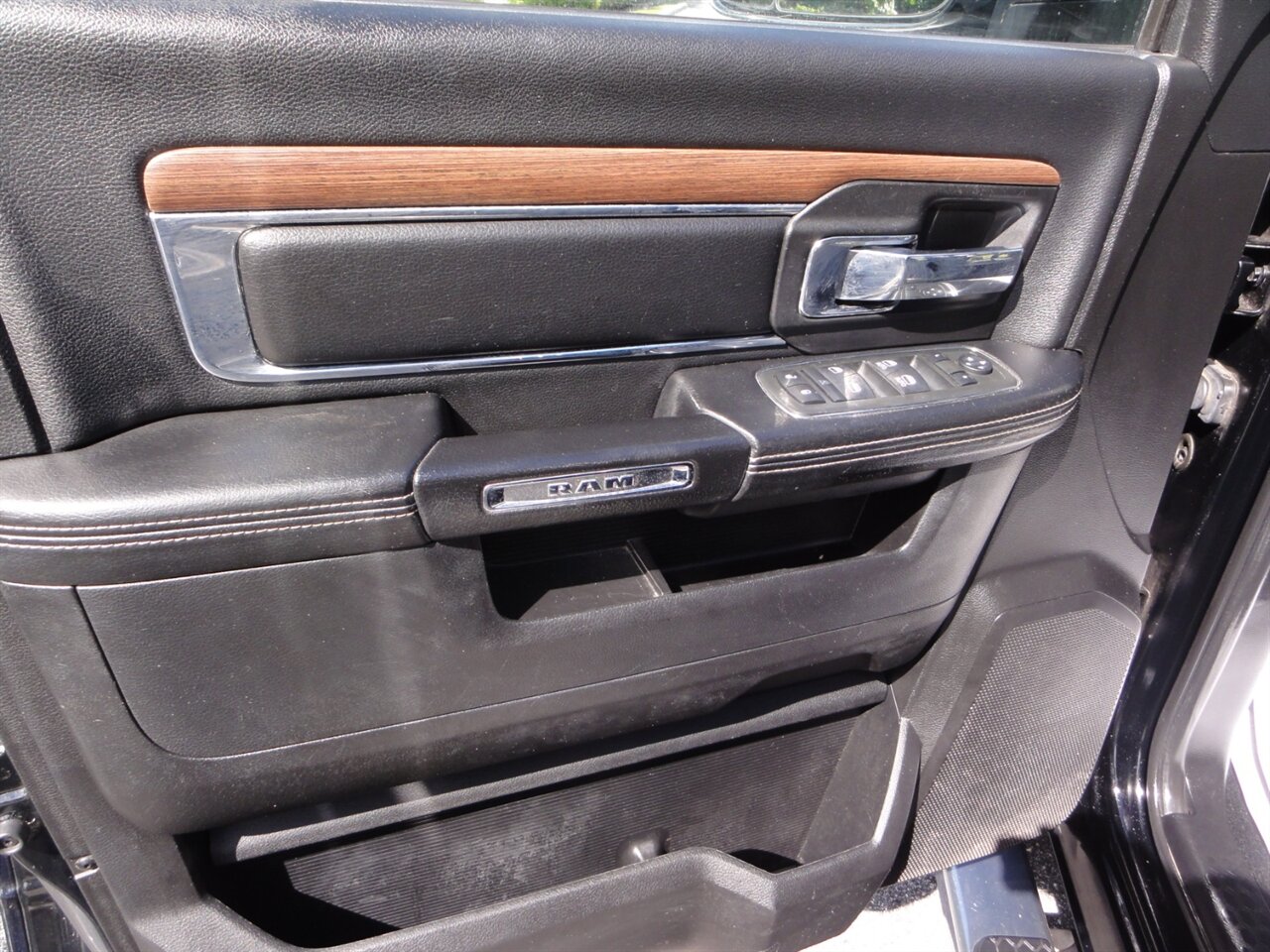 2013 RAM 1500 Laramie 4X4 - Photo 37 - Deland, FL 32720