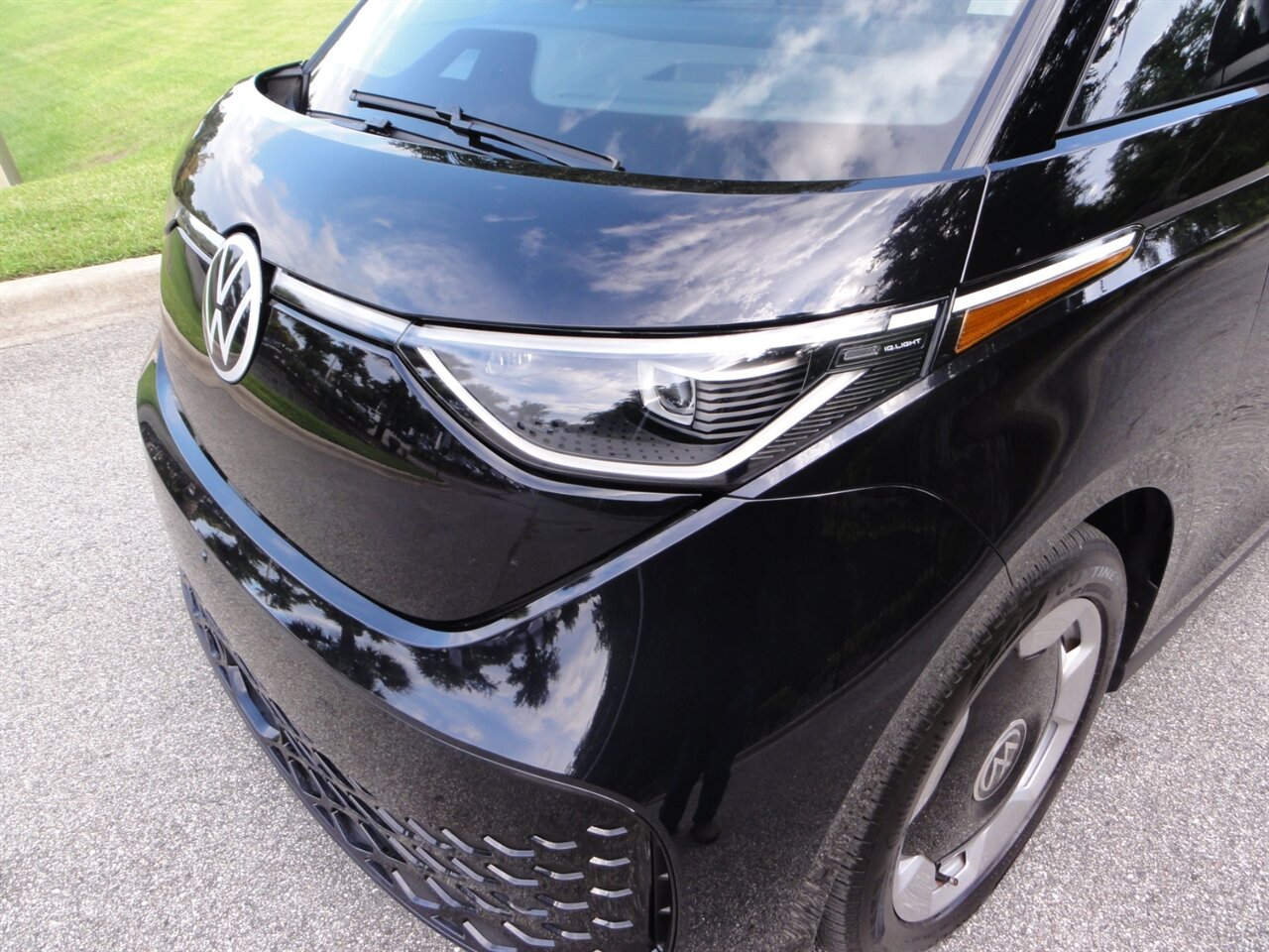 2025 Volkswagen ID. Buzz Pro S Plus   - Photo 17 - Deland, FL 32720